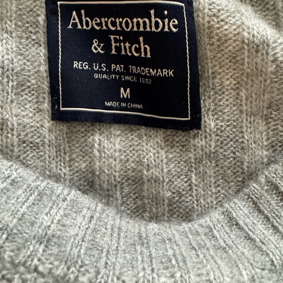 Knit sweater - Picture 2 of 2